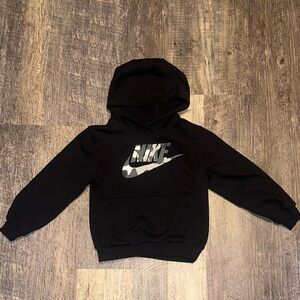 Nike Kids Black and Grey Hoodie
